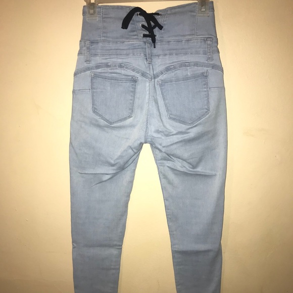 Size 3 High-Rise Wax Jeans with 5 buttons - Picture 4 of 9